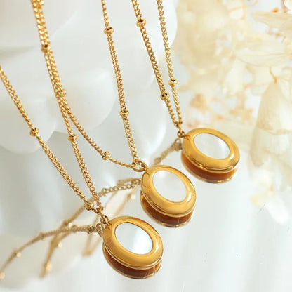 Vintage oval necklce