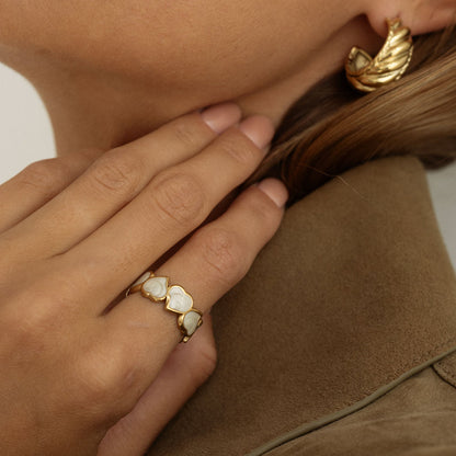 Dripping design ring